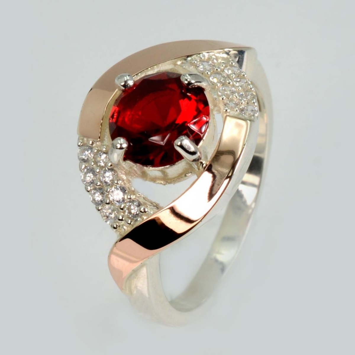 Серебряное кольцо с золотыми накладками (144к)