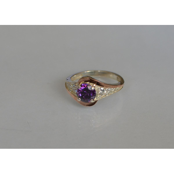 Серебряное кольцо с золотыми вставками (145к)