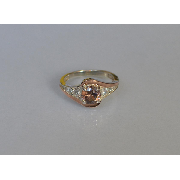 Серебряное кольцо с золотыми вставками (145к)