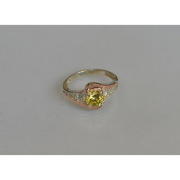 Серебряное кольцо с золотыми вставками (145к)