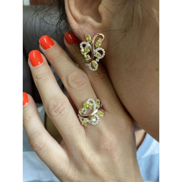 Серебряное кольцо с золотыми вставками (151к)