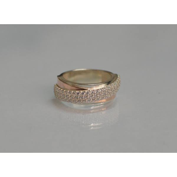 Серебряное кольцо с золотыми вставками (157к)