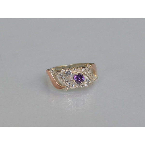 Серебряное кольцо с золотыми вставками (159к)