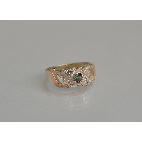 Серебряное кольцо с золотыми вставками (159к)
