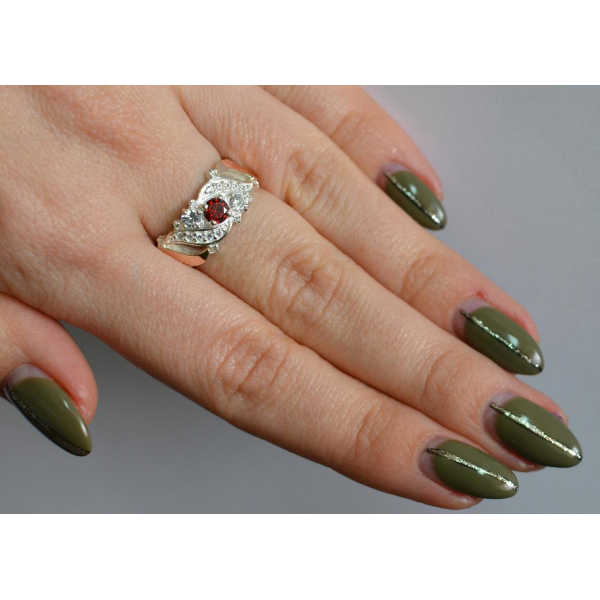 Серебряное кольцо с золотыми вставками (159к)