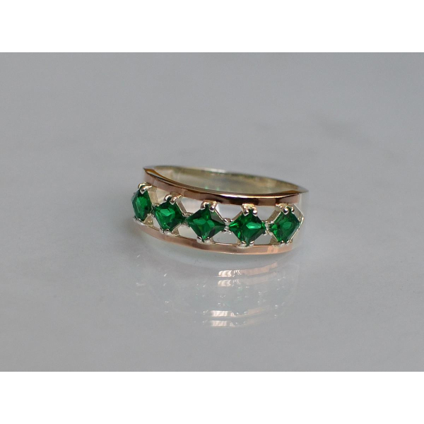 Серебряное кольцо с золотыми вставками (162к)