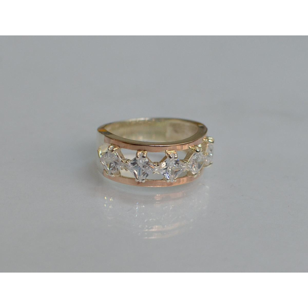 Серебряное кольцо с золотыми вставками (162к)