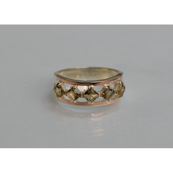 Серебряное кольцо с золотыми вставками (162к)