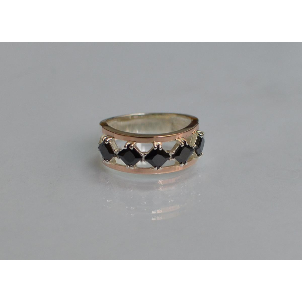 Серебряное кольцо с золотыми вставками (162к)