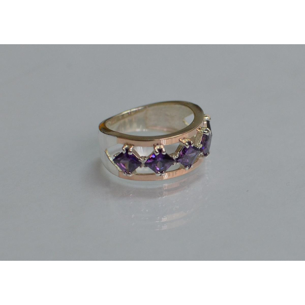 Серебряное кольцо с золотыми вставками (162к)