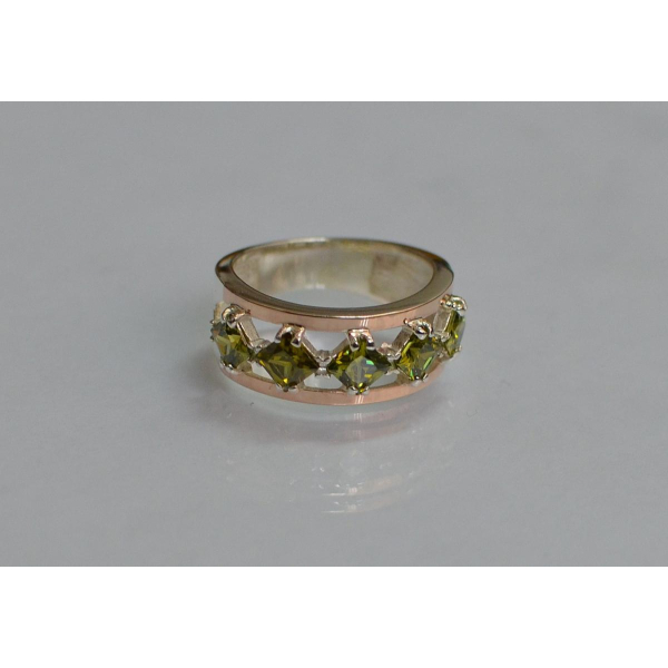 Серебряное кольцо с золотыми вставками (162к)