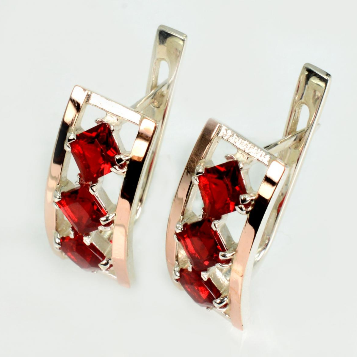 Серебряные серьги с золотыми вставками (162с)