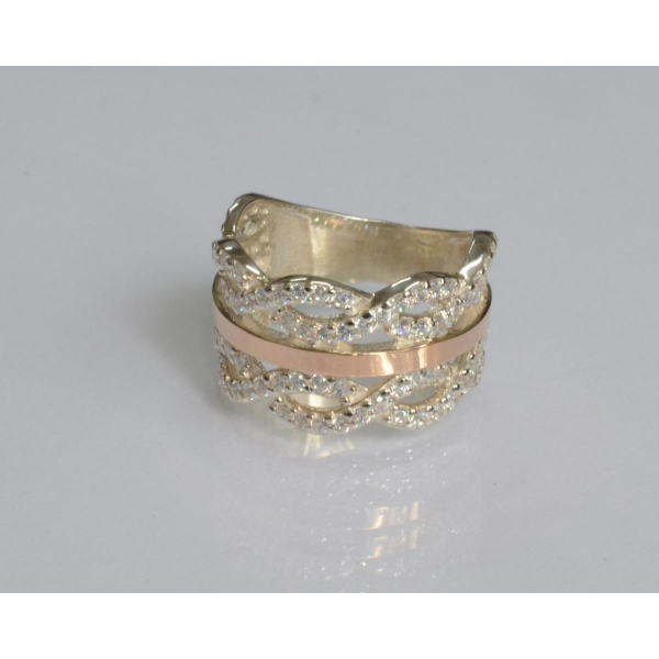 Серебряное кольцо с золотыми вставками (163к)