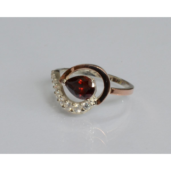 Серебряное кольцо с золотыми вставками (164к)