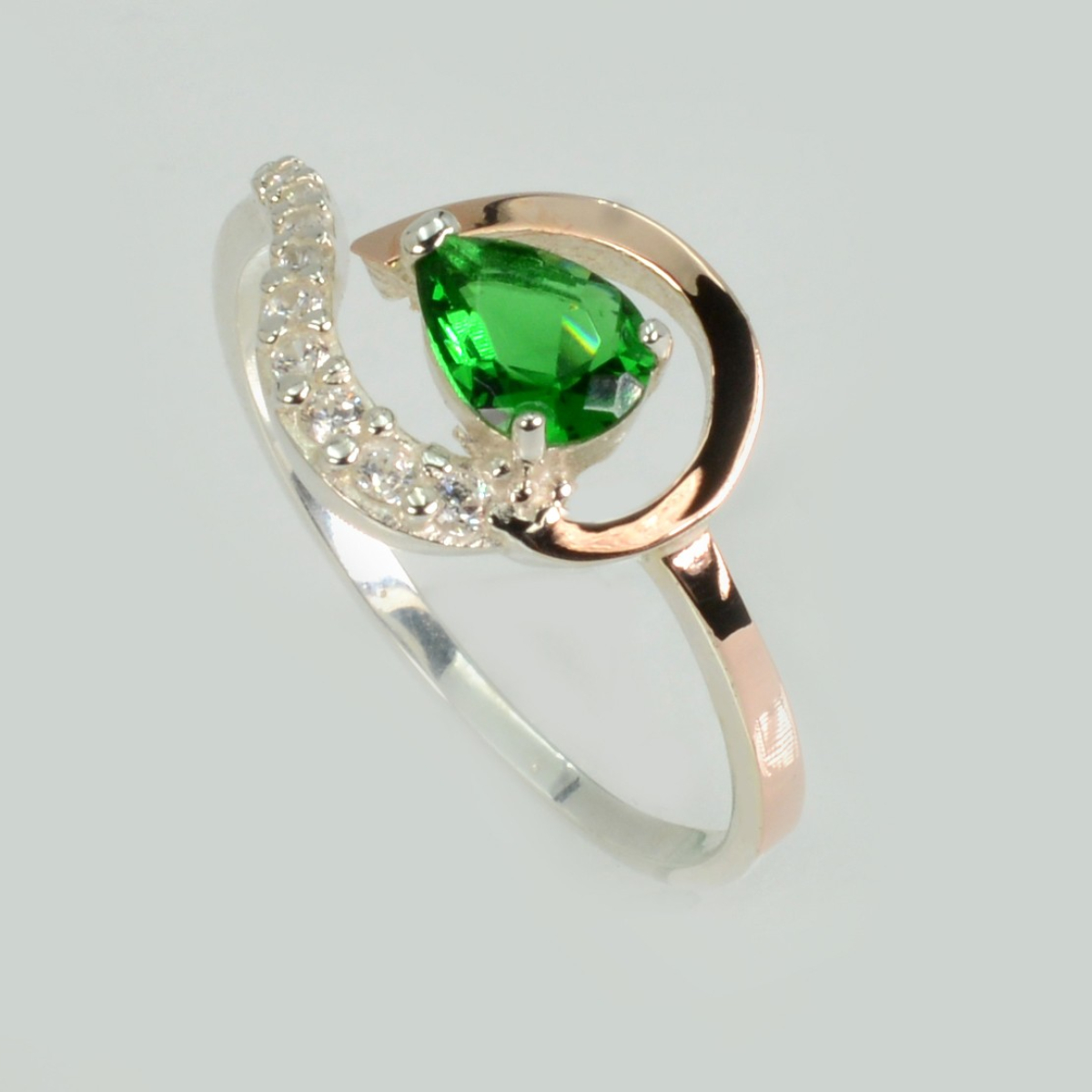 Серебряное кольцо с золотыми вставками (164к)