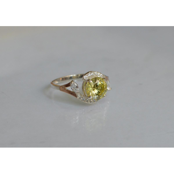 Серебряное кольцо с золотыми вставками (166к)