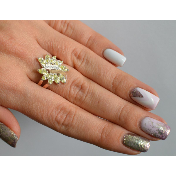 Серебряное кольцо с золотыми вставками (170к)