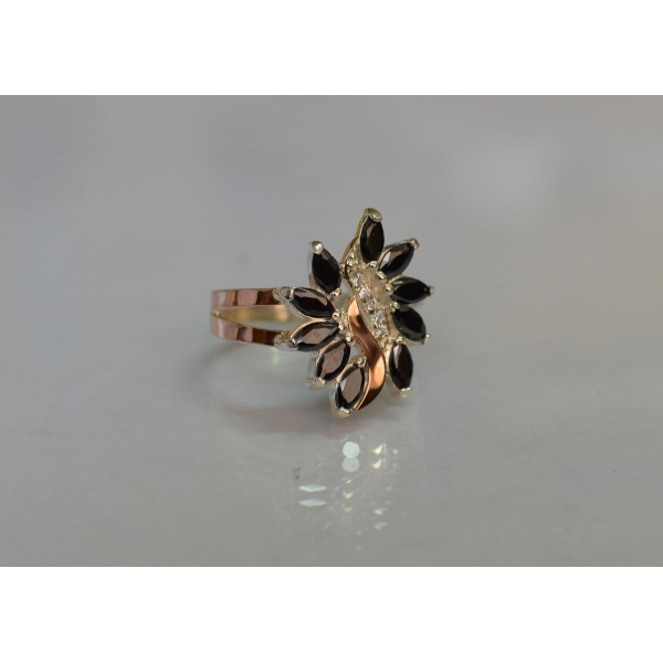 Серебряное кольцо с золотыми вставками (170к)