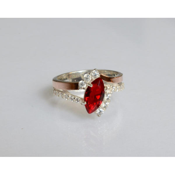 Серебряное кольцо с золотыми вставками (171к)