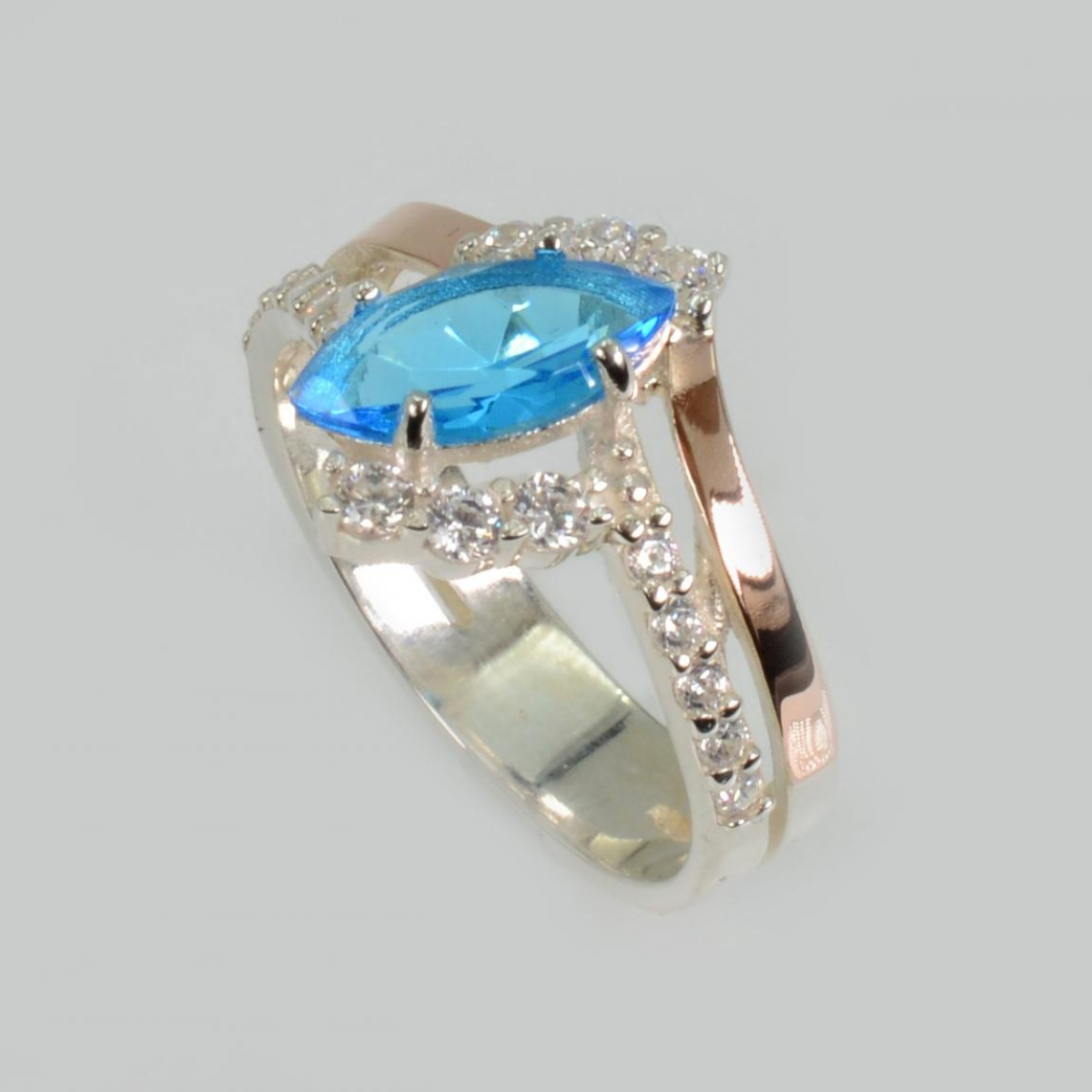 Серебряное кольцо с золотыми вставками (171к)