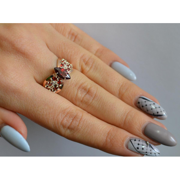 Серебряное кольцо с золотыми вставками (172к)