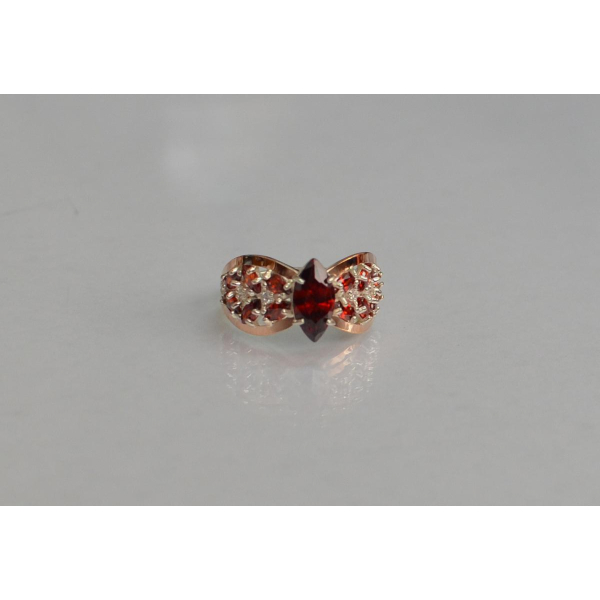 Серебряное кольцо с золотыми вставками (172к)