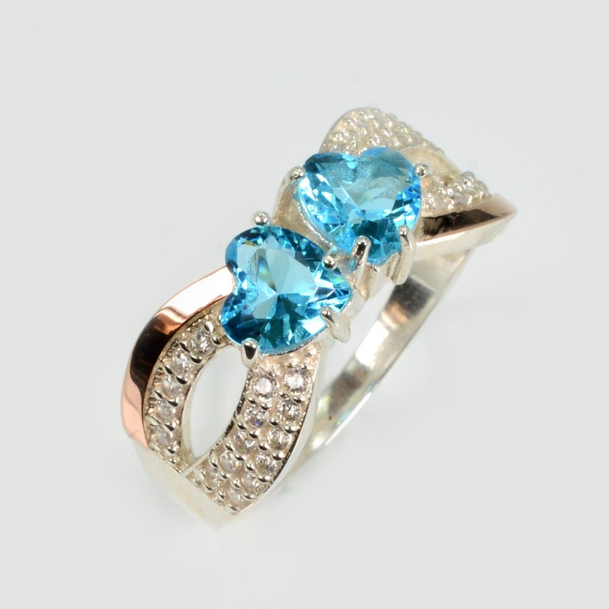 Серебряное кольцо с золотыми вставками (174к)