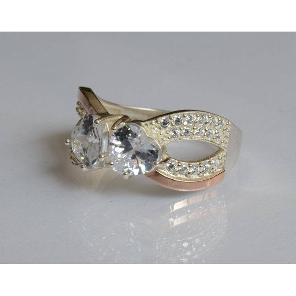 Серебряное кольцо с золотыми вставками (174к)