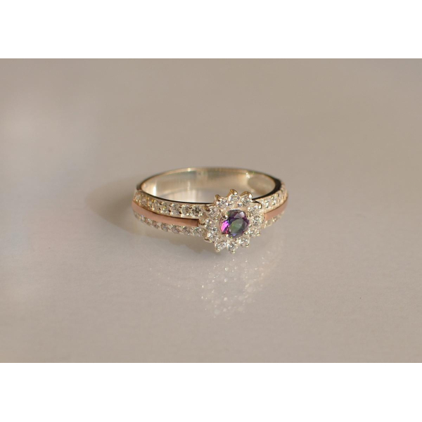 Серебряное кольцо с золотыми вставками (175к)