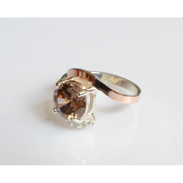 Серебряное кольцо с золотыми вставками (177к)