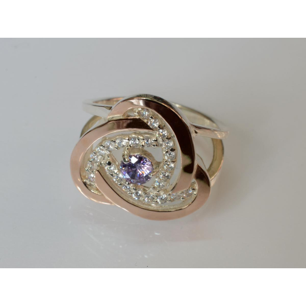 Серебряное кольцо с золотыми вставками (178к)