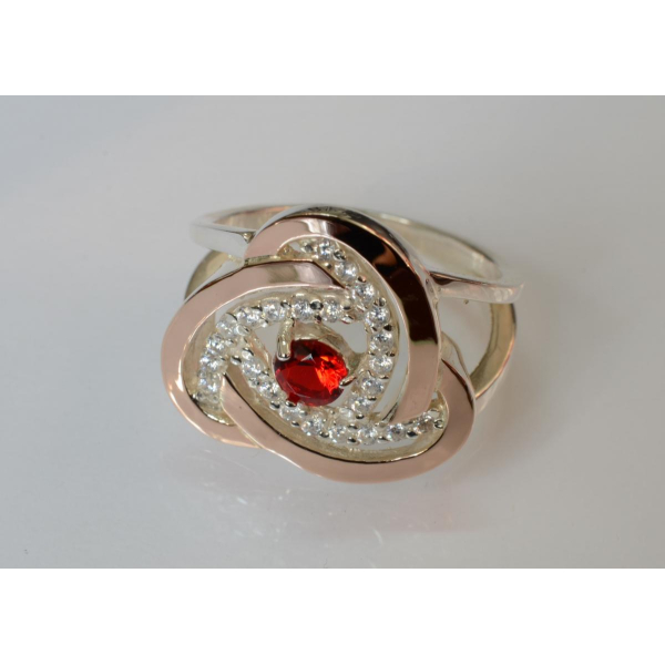 Серебряное кольцо с золотыми вставками (178к)