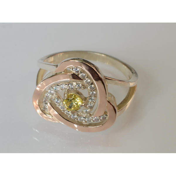 Серебряное кольцо с золотыми вставками (178к)