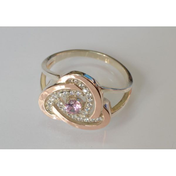 Серебряное кольцо с золотыми вставками (178к)