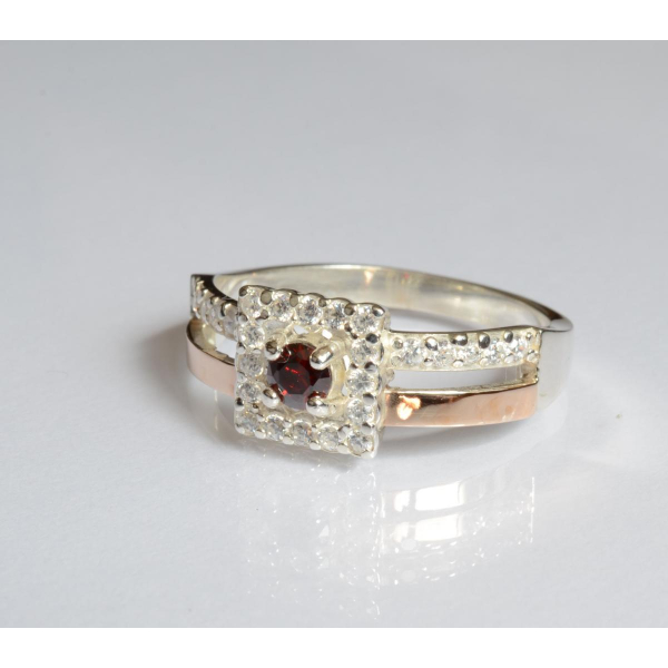 Серебряное кольцо с золотыми вставками (179к)