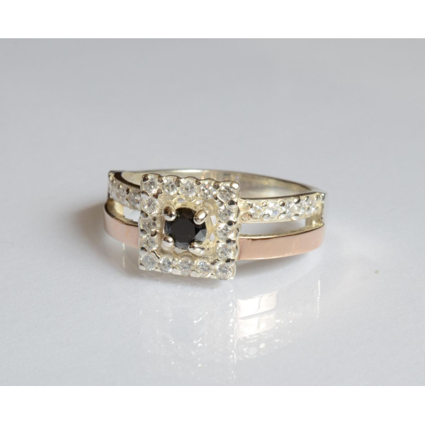 Серебряное кольцо с золотыми вставками (179к)