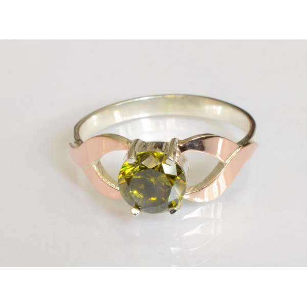 Серебряное кольцо с золотыми вставками (181к)