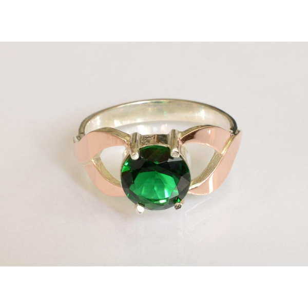 Серебряное кольцо с золотыми вставками (181к)