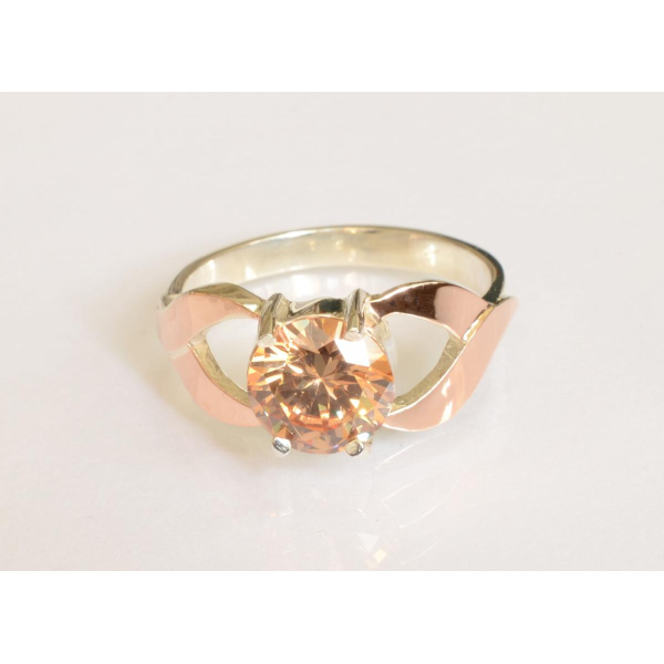 Серебряное кольцо с золотыми вставками (181к)