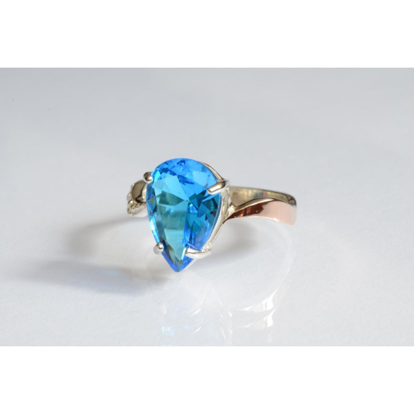 Серебряное кольцо с золотыми вставками (183к)