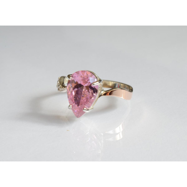 Серебряное кольцо с золотыми вставками (183к)