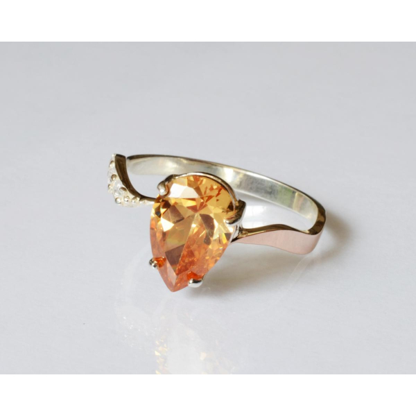 Серебряное кольцо с золотыми вставками (183к)