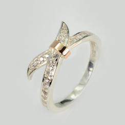 Серебряное кольцо с золотыми вставками