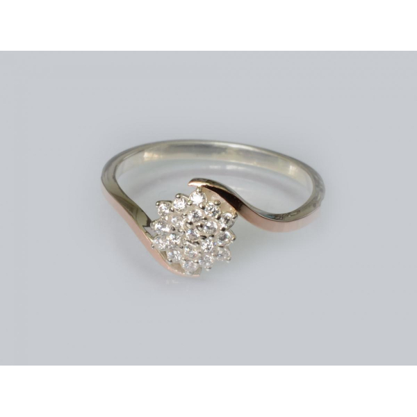 Серебряное кольцо с золотыми вставками (188к)