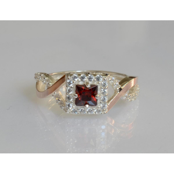 Серебряное кольцо с золотыми вставками (190к)