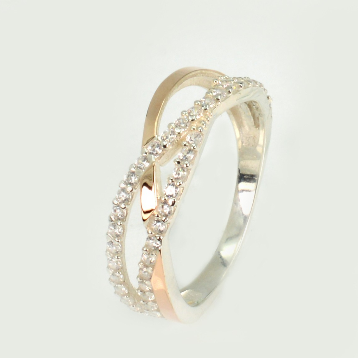 Серебряное кольцо с золотыми вставками (193к)