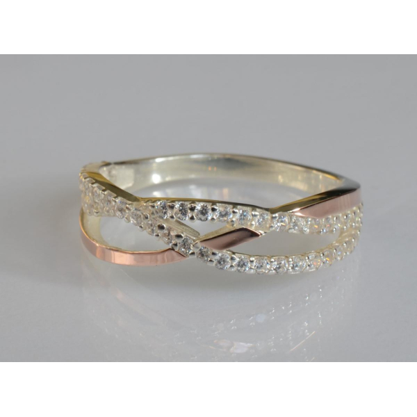 Серебряное кольцо с золотыми вставками (193к)