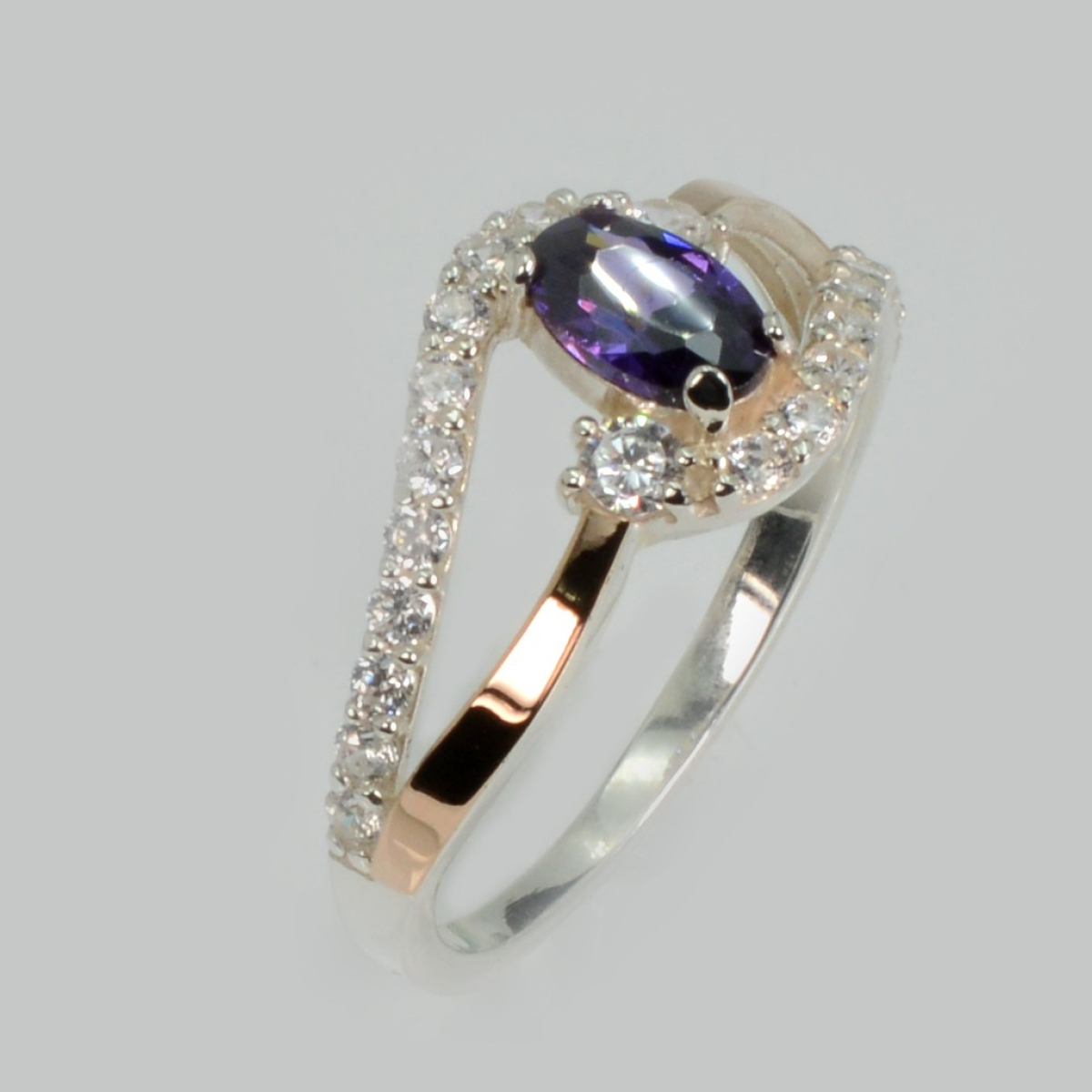 Серебряное кольцо с золотыми вставками (195к)