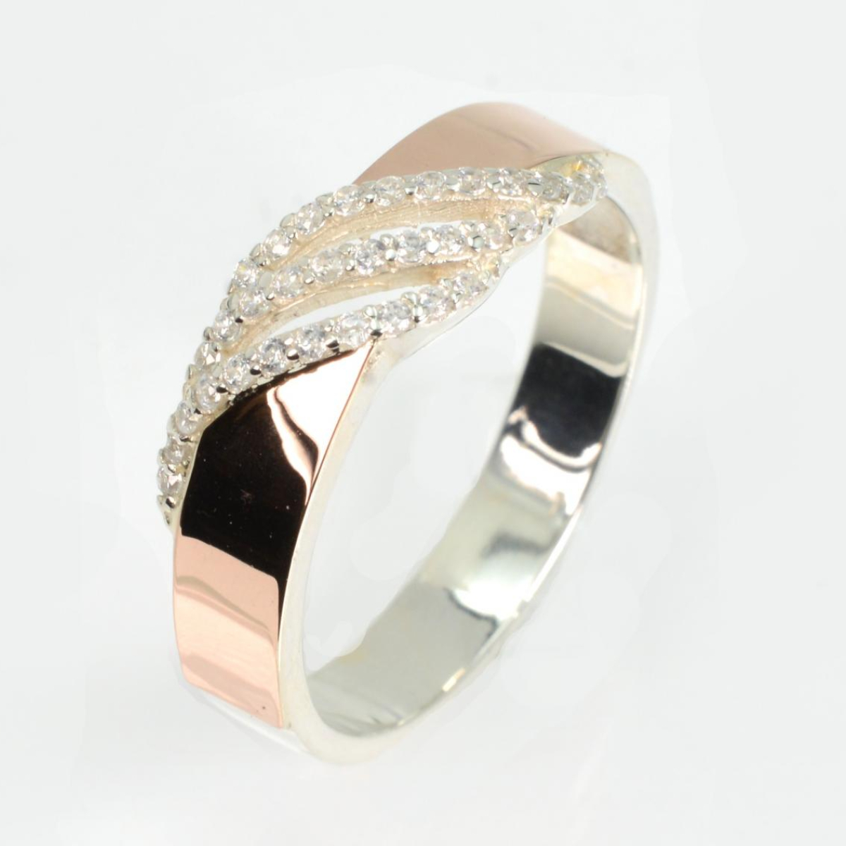 Серебряное кольцо с золотыми вставками (197к)