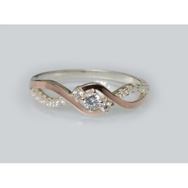 Серебряное кольцо с золотыми вставками (205к)